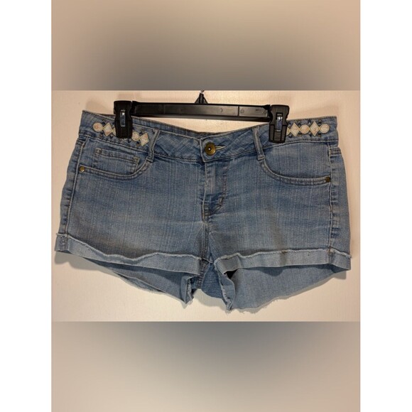 lei Pants - L.E.I. Ashley Low Rise Micro Mini Patchwork Cuffed Denim Shorts Size 11 Y2K